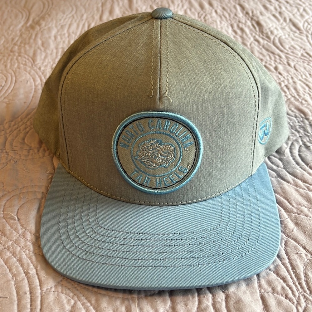 North Carolina Tar Heels snapback hat